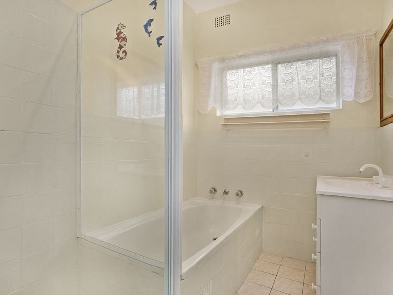 1/6 Wyuna Avenue, The Entrance North NSW 2261