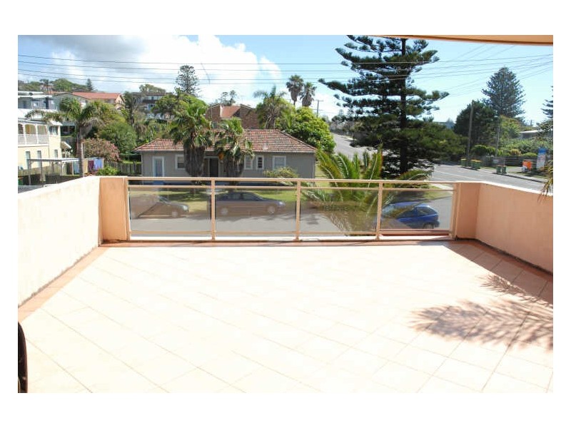 1/2 Renown Street, Wamberal NSW 2260