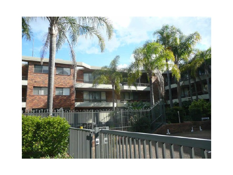 4/13 Campbell Cresent, Terrigal NSW 2260