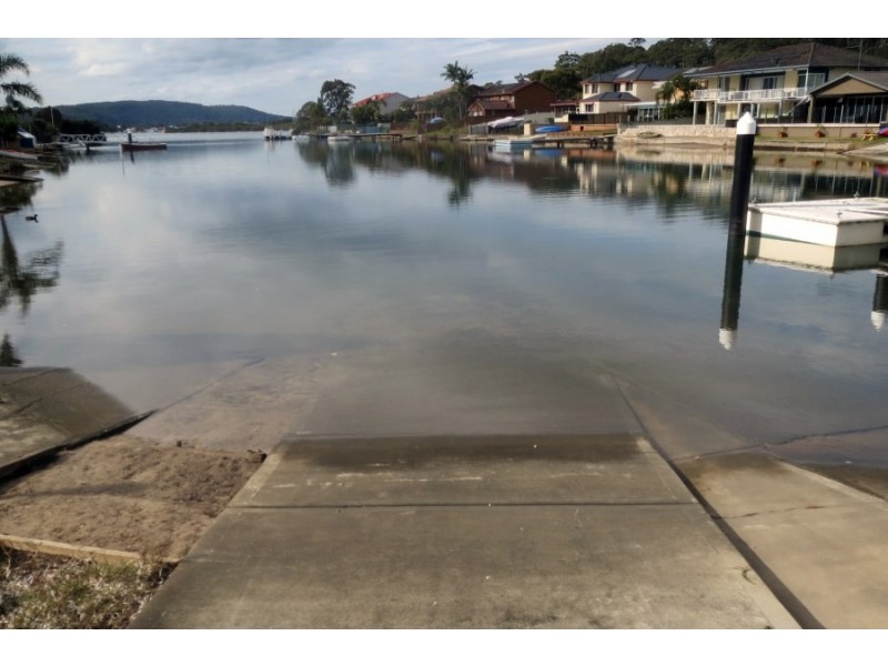 1 Nautilus Crescent, St Huberts Island NSW 2257