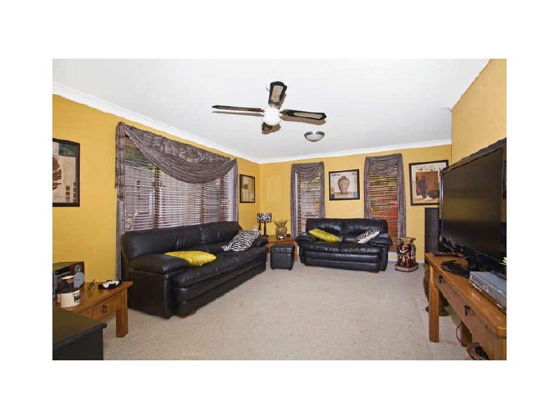 1/215 The Round Dr, Avoca Beach NSW 2251
