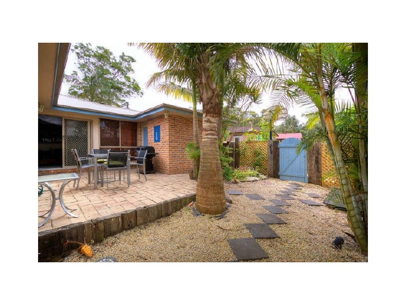 1/215 The Round Dr, Avoca Beach NSW 2251