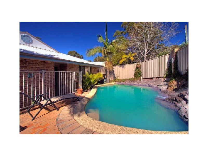 1/215 The Round Dr, Avoca Beach NSW 2251