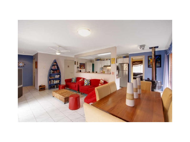 1/215 The Round Dr, Avoca Beach NSW 2251