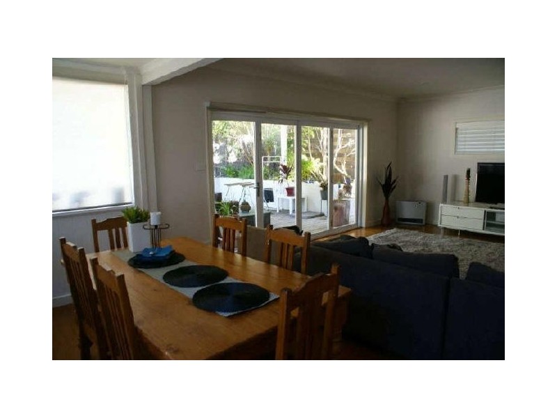 28 Old Gosford Rd, Wamberal NSW 2260