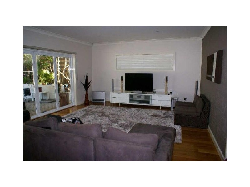 28 Old Gosford Rd, Wamberal NSW 2260