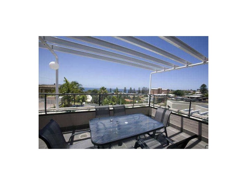 2/32 Campbell Crescent, Terrigal NSW 2260