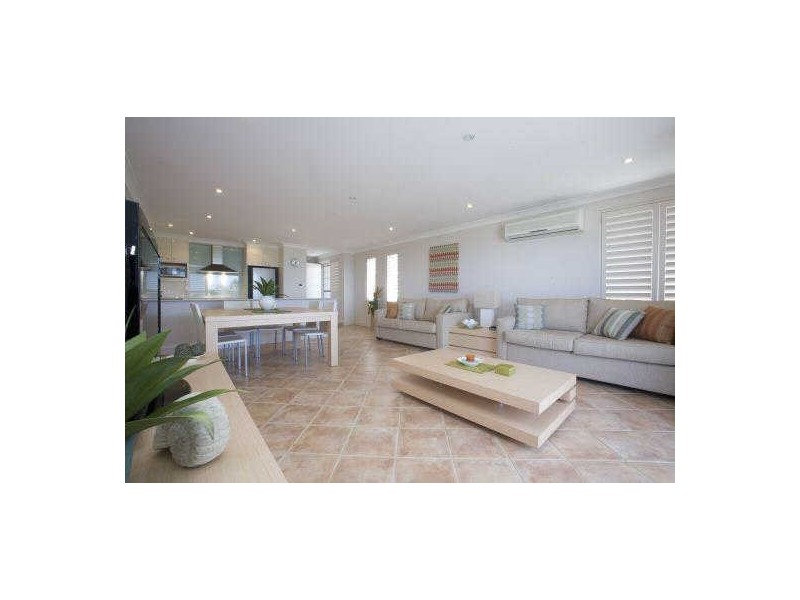 2/32 Campbell Crescent, Terrigal NSW 2260