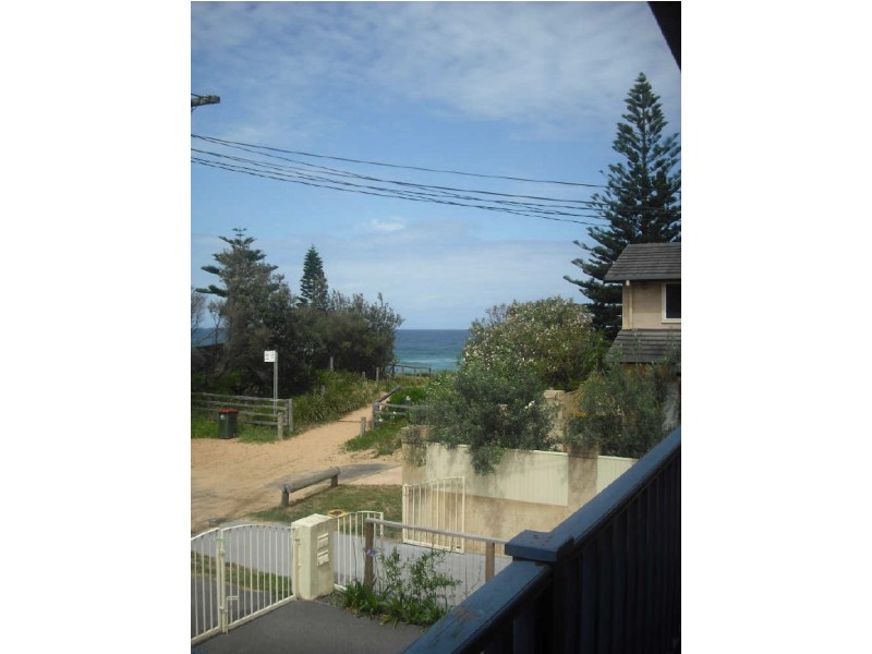 35 View St, North Avoca NSW 2260