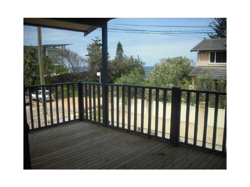 35 View St, North Avoca NSW 2260