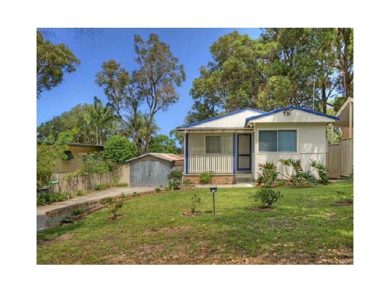 18 Elaine Avenue, Berkeley Vale NSW 2261