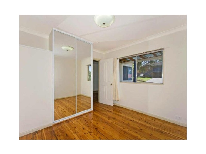 18 Elaine Avenue, Berkeley Vale NSW 2261