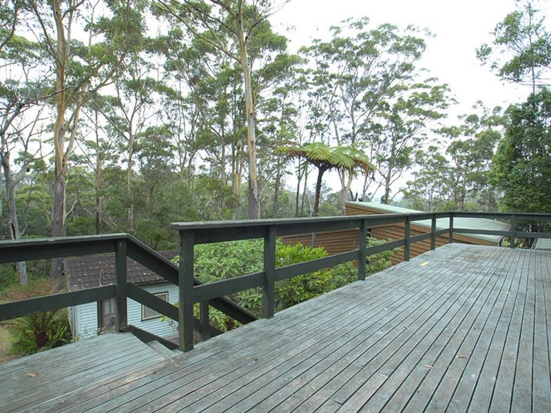 122 Lakeshore Drive, North Avoca NSW 2260