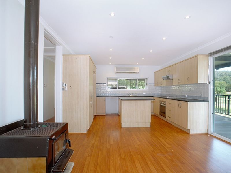 8 Warrambool Road, Wamberal NSW 2260