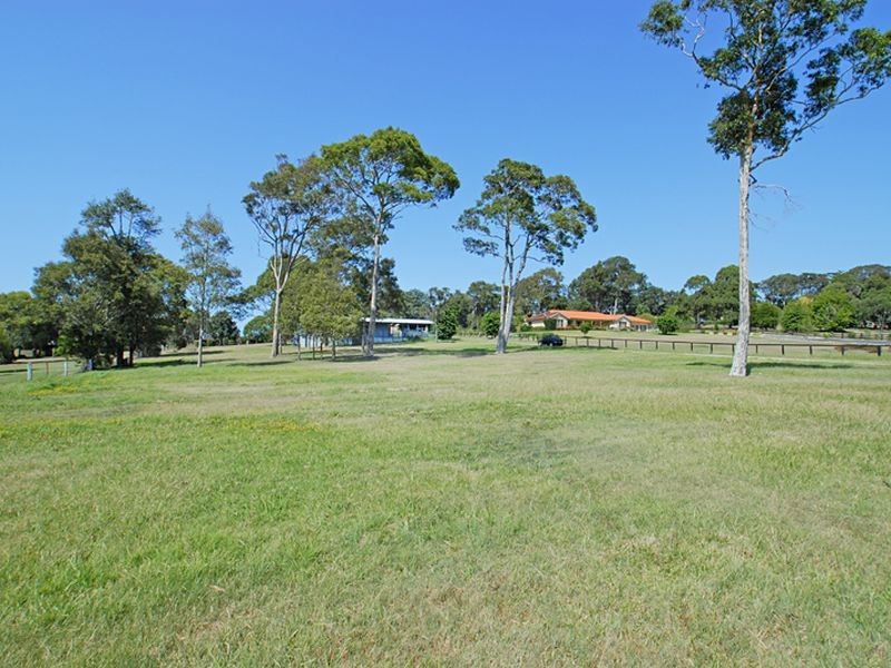 8 Warrambool Road, Wamberal NSW 2260