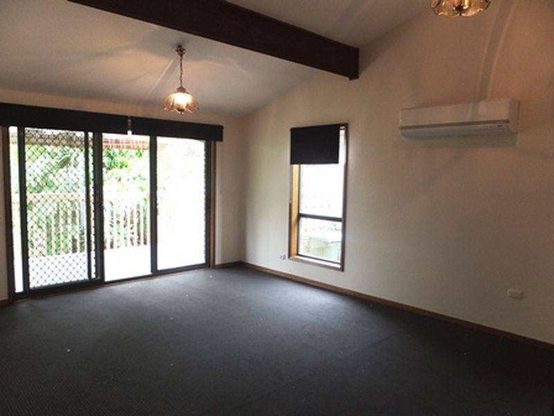 1 Parklands Close, Bateau Bay NSW 2261