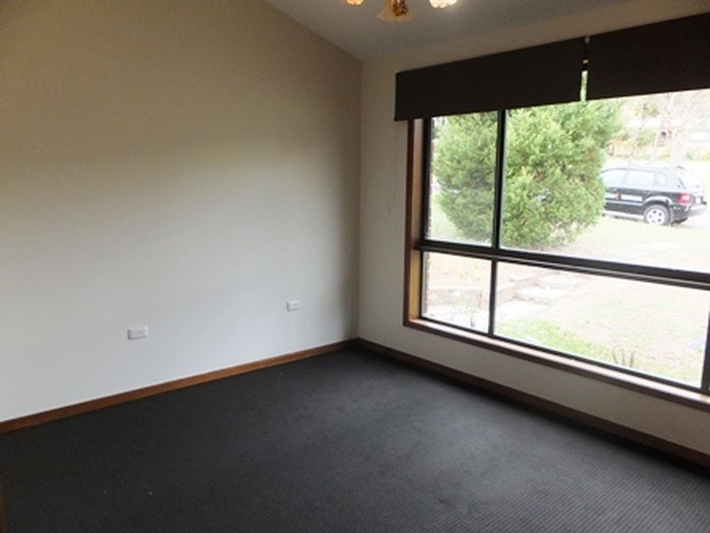 1 Parklands Close, Bateau Bay NSW 2261