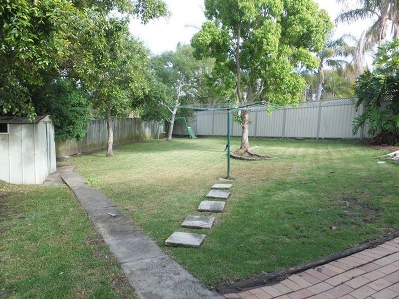 1 Parklands Close, Bateau Bay NSW 2261