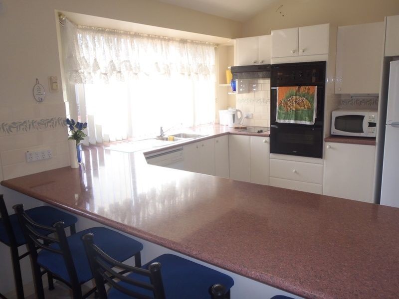 2/10 Campbell Crescent, Terrigal NSW 2260