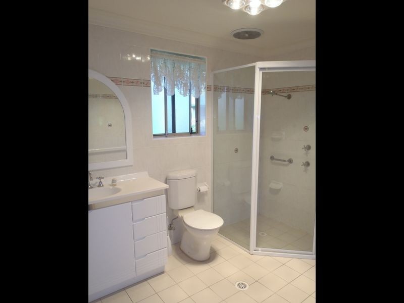 2/10 Campbell Crescent, Terrigal NSW 2260