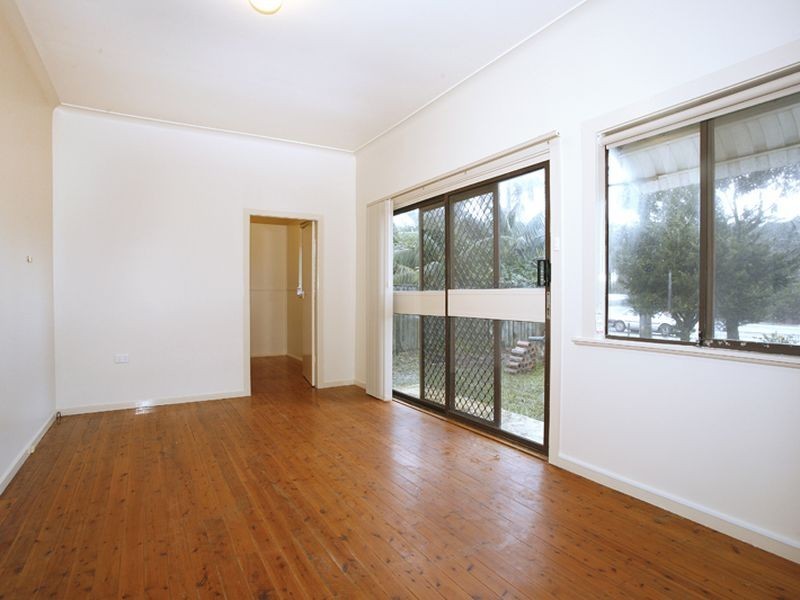 951 The Entrance Road, Forresters Beach NSW 2260