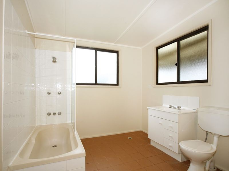 951 The Entrance Road, Forresters Beach NSW 2260