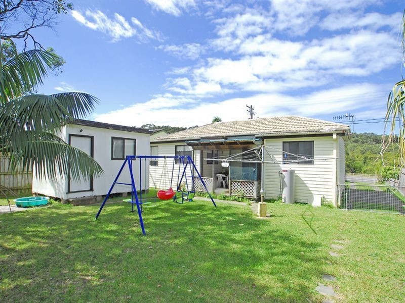 951 The Entrance Road, Forresters Beach NSW 2260