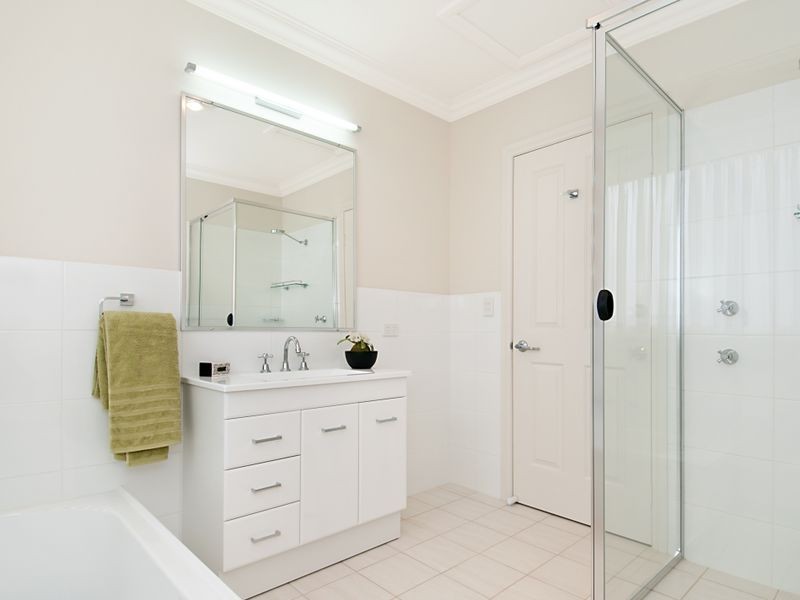 4/12 Jennie Cox Close, Erina NSW 2250