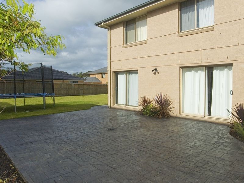 10 Wadi Avenue, Bateau Bay NSW 2261