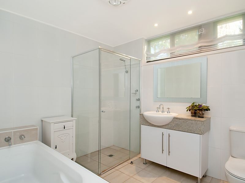 297D Avoca Drive, Green Point NSW 2251