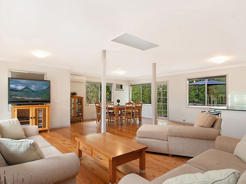 5 Leeside, North Avoca NSW 2260