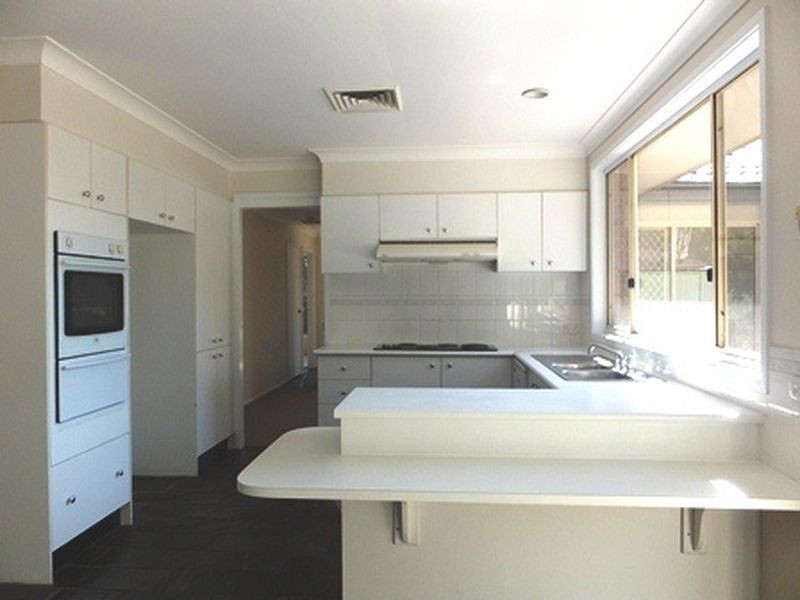 9 McGrath Close, Lisarow NSW 2250