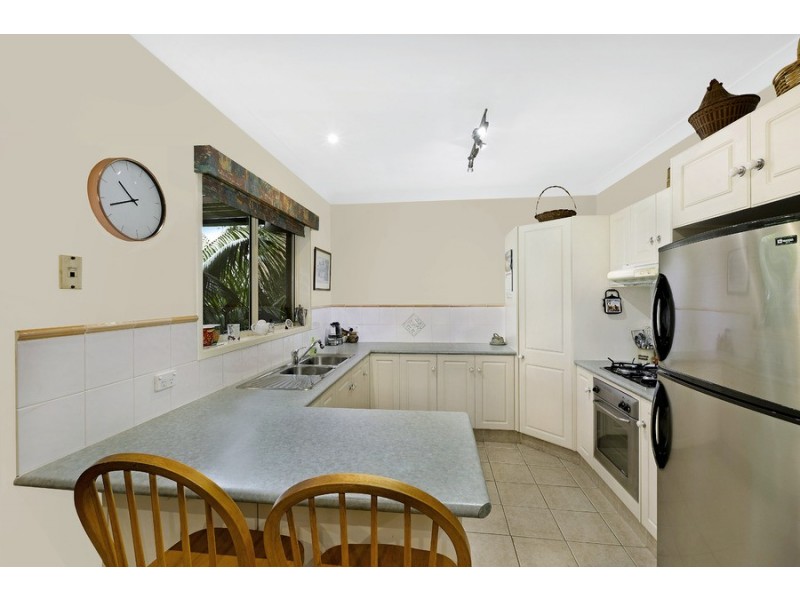 2/1 Mossman Avenue, Bateau Bay NSW 2261