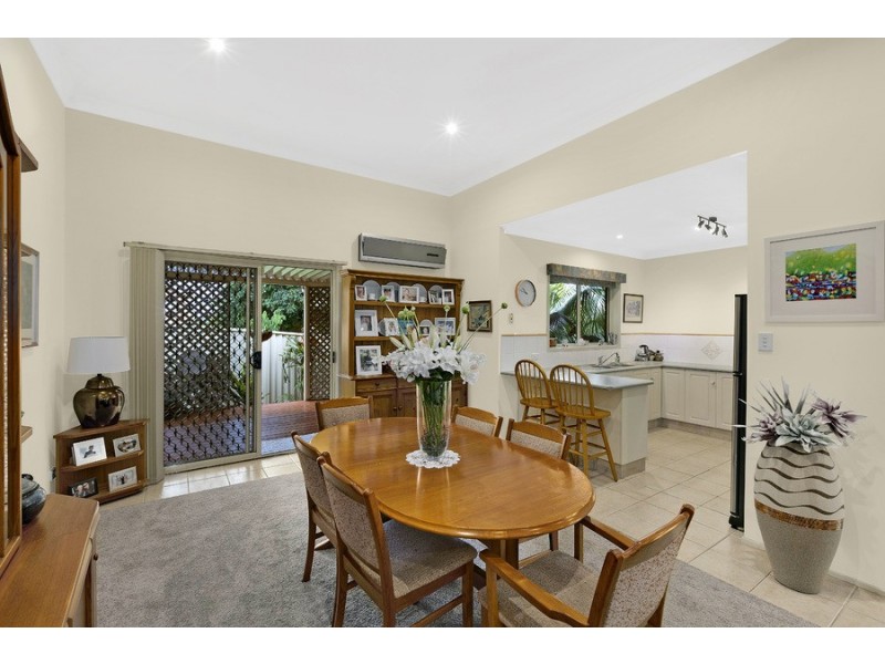 2/1 Mossman Avenue, Bateau Bay NSW 2261