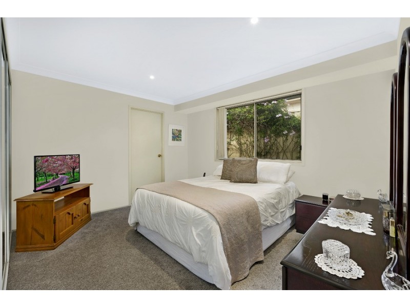 2/1 Mossman Avenue, Bateau Bay NSW 2261