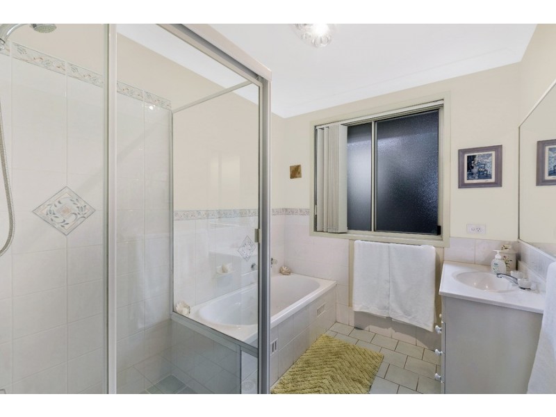 2/1 Mossman Avenue, Bateau Bay NSW 2261