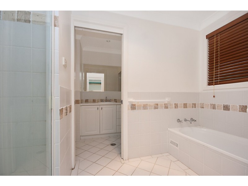 19 Harcourt Place, North Avoca NSW 2260