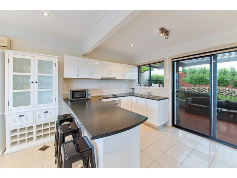 6 Valley View Road, Bateau Bay NSW 2261