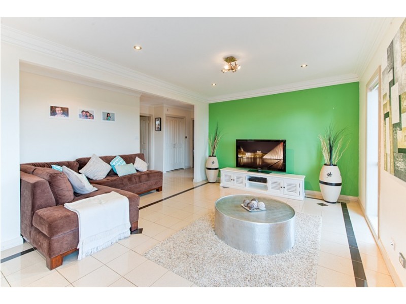 6 Valley View Road, Bateau Bay NSW 2261