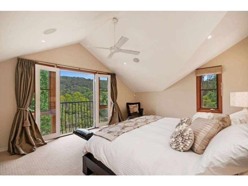 128 Oak Road, Matcham NSW 2250