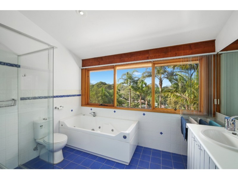 102 Bradleys Road, North Avoca NSW 2260