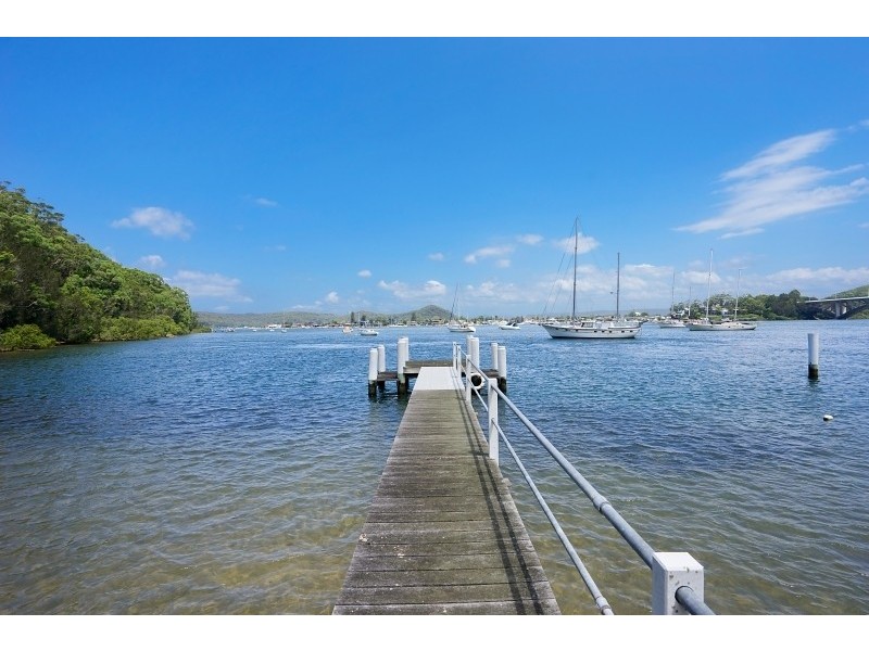 124 Daley Avenue, Daleys Point NSW 2257