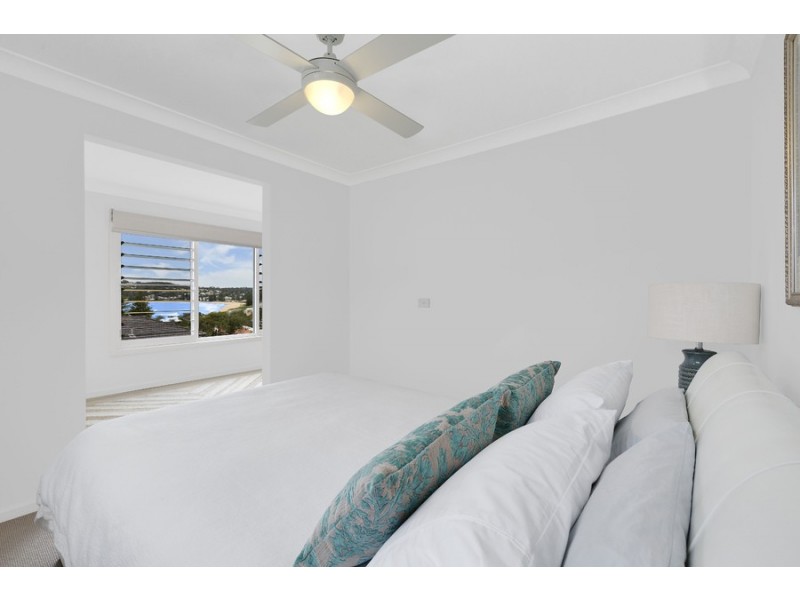 70 North Avoca Parade, North Avoca NSW 2260