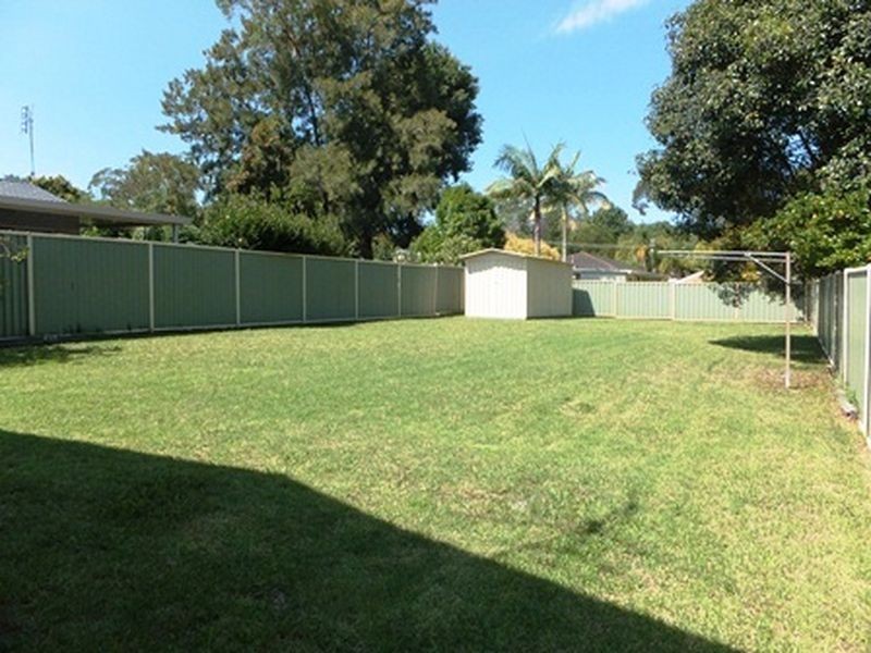 13 Nerissa Road, Erina NSW 2250