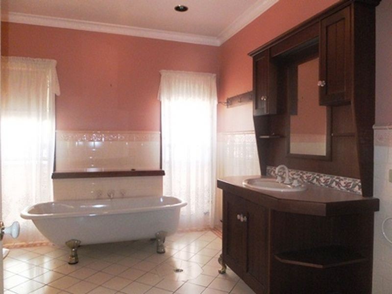 25 Stratford Park Drive, Terrigal NSW 2260