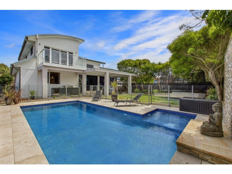 27 Renown Street, Wamberal NSW 2260
