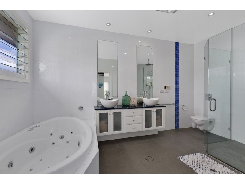 27 Renown Street, Wamberal NSW 2260