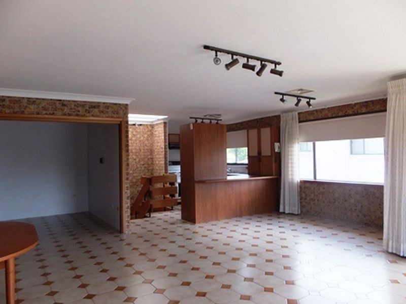 1/2 Henley Avenue, Terrigal NSW 2260