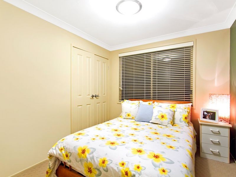 27 Valley View Road, Bateau Bay NSW 2261