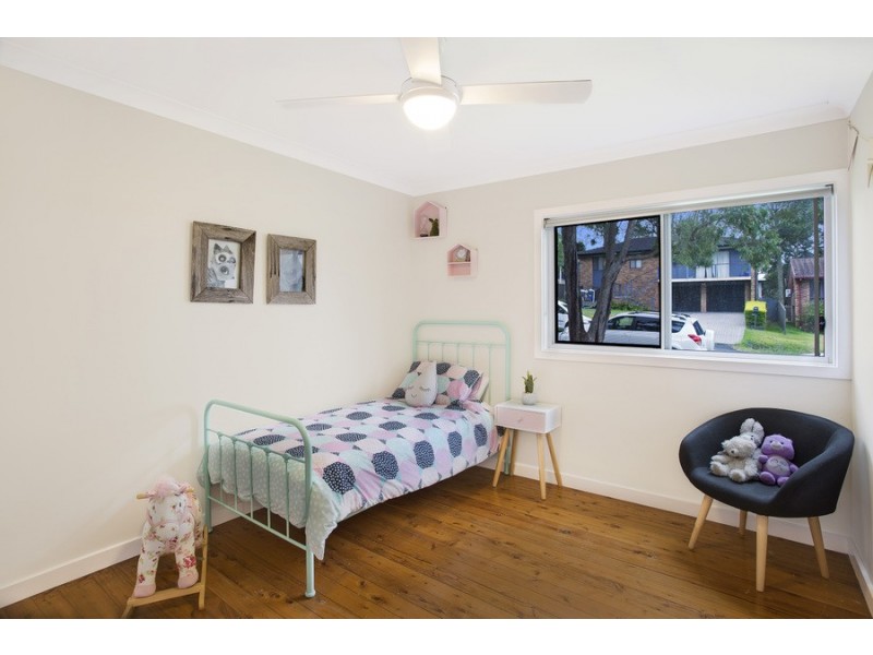 18 Elaine Avenue, Berkeley Vale NSW 2261